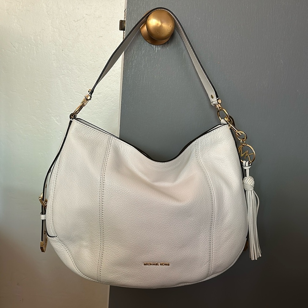 Micheal Kors large hobo purse.  Off-white.